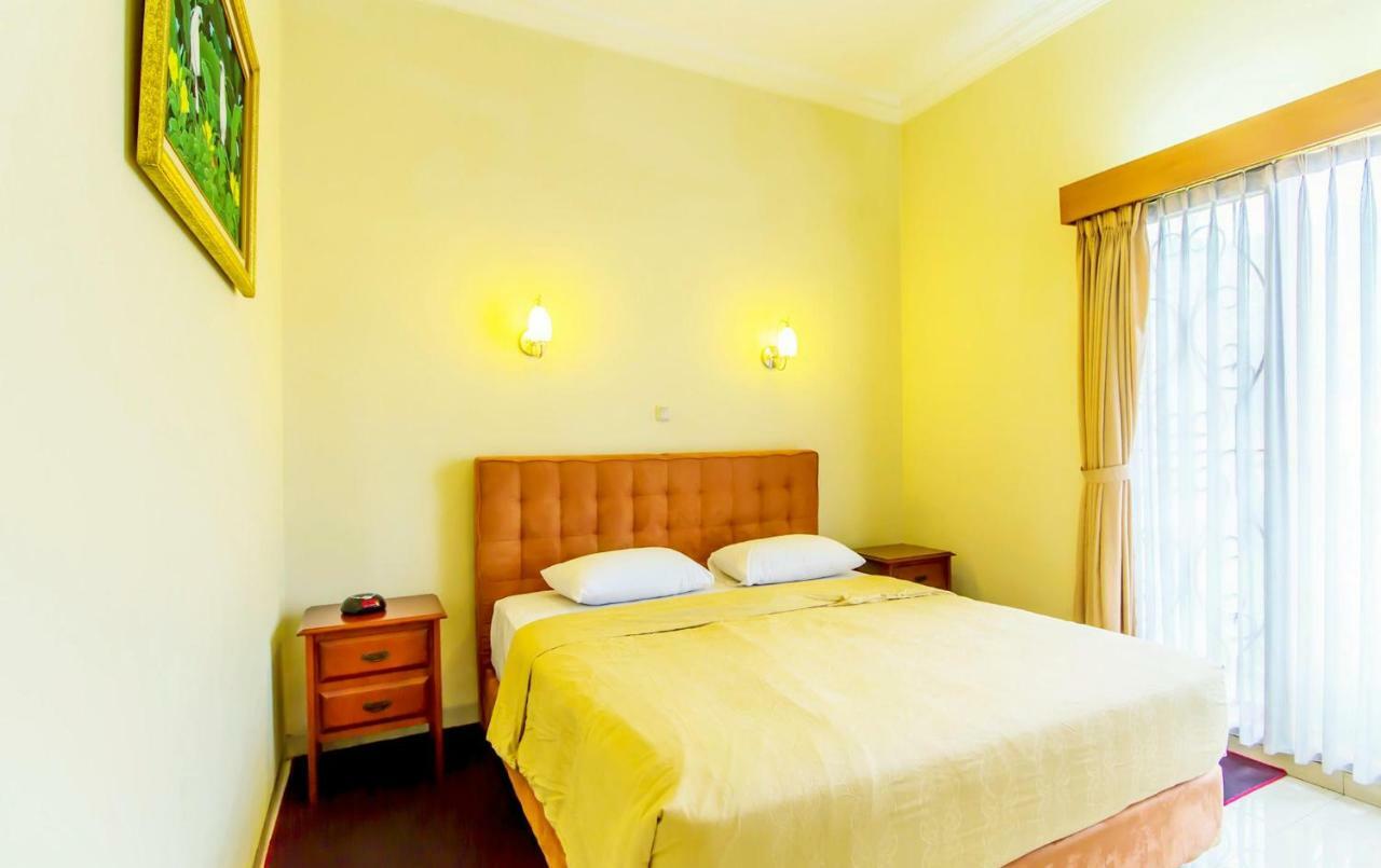 Puri Bernadi Guest House Lembang Exterior foto